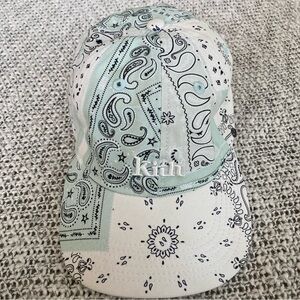 Kith x New Era Deconstructed Bandana 9TWENTY Serif Cap Seafoam/White Streetwear
